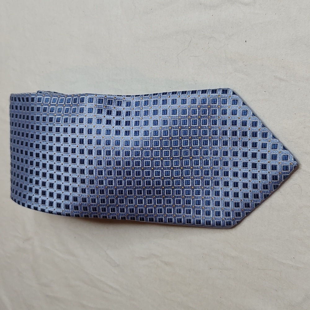 Tommy Hilfiger Silk Blue and Gold Square Pattern Tie 57 inches long